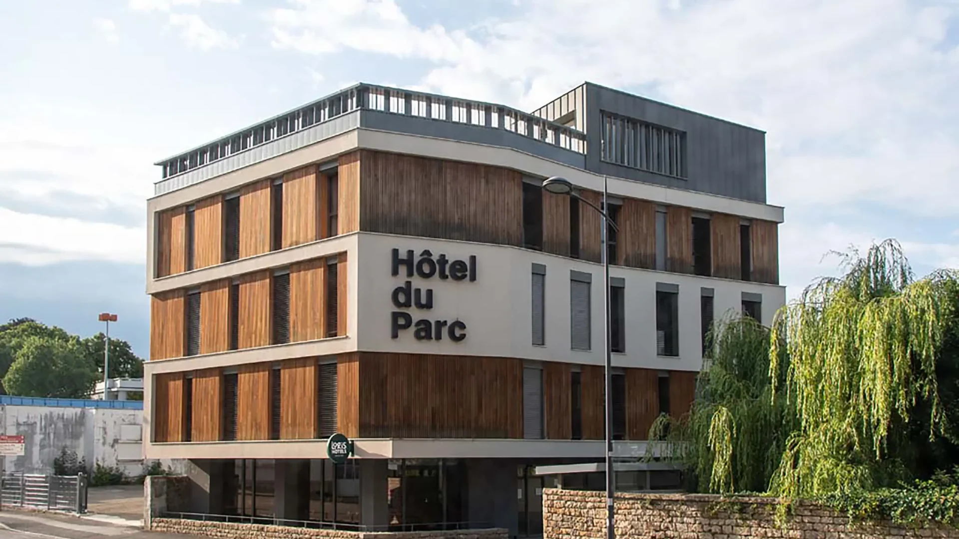 LaDemiLune-ADLCA-hotellerie-photo-01